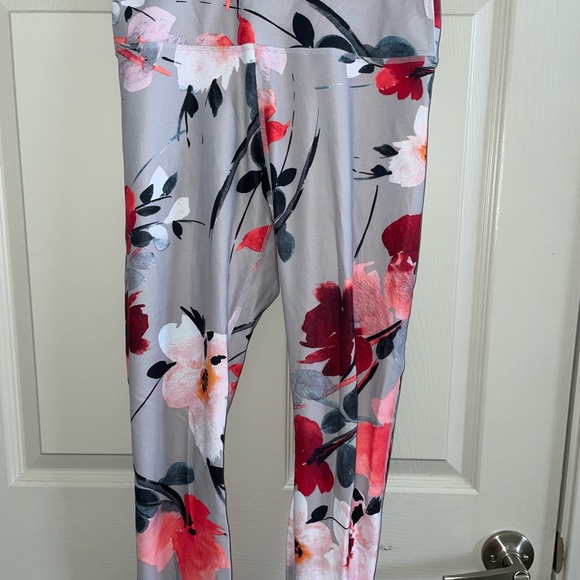 Fabletics size Medium 7/8 leggings - Picture 3 of 5